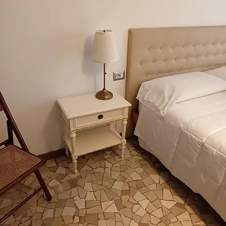 Alojamento de Acomodação e Pequeno-almoço Residenza Magenta 3*